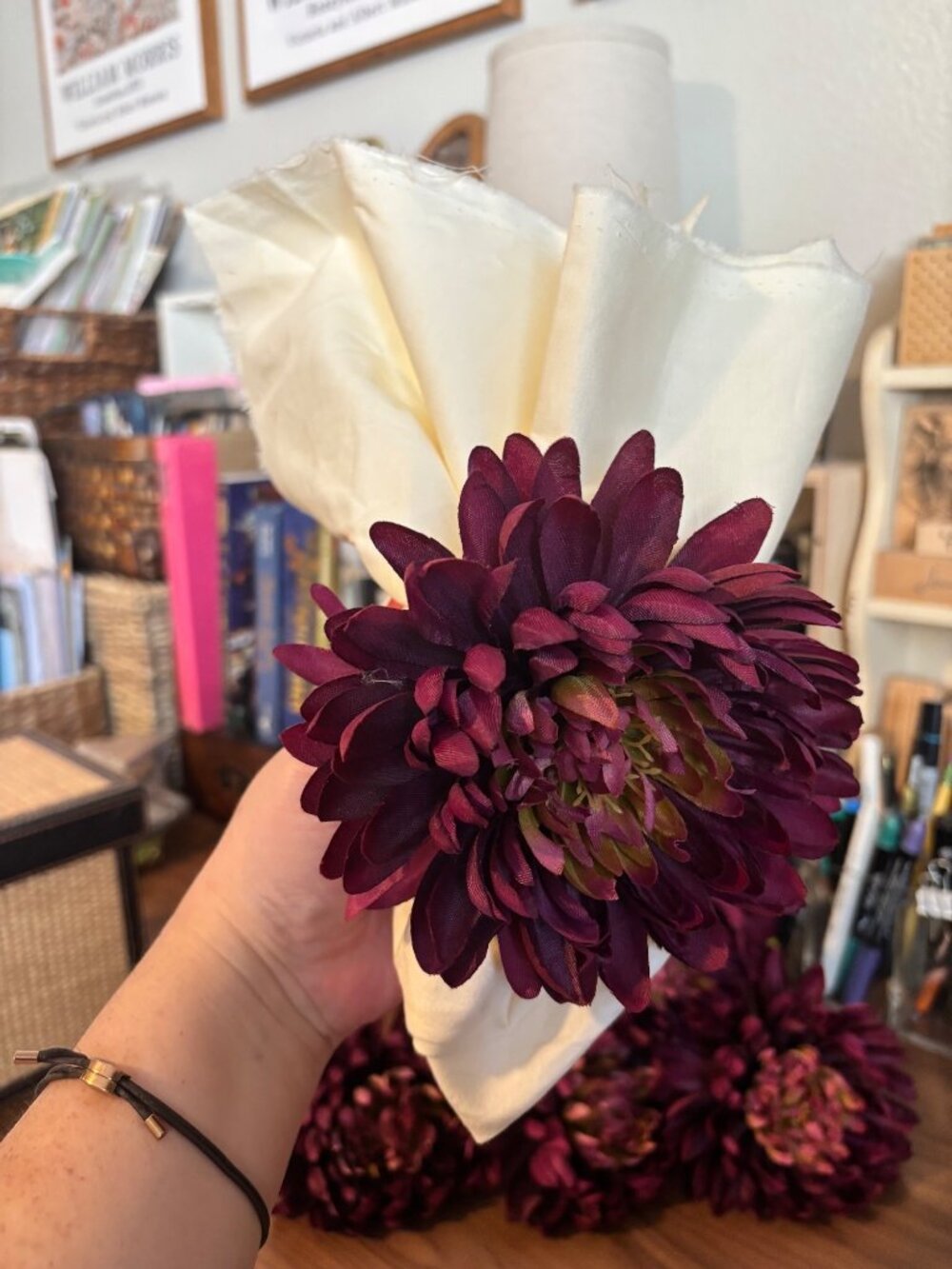 Set Of 5 Burgundy Mum Flower Napkin Rings Pier 1 Imports Elegant Table Decor